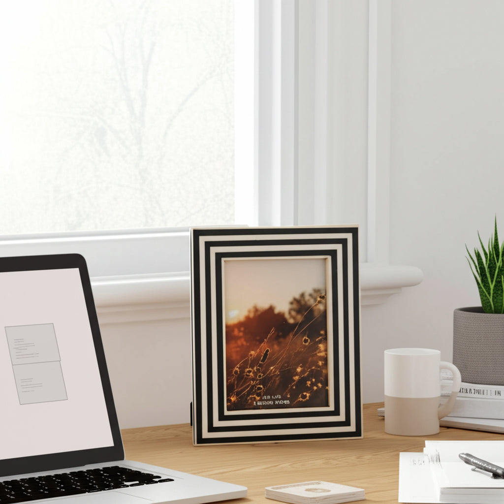 Potomac Park Black/White Resin 4x6 Dimensional Lines Photo Frame