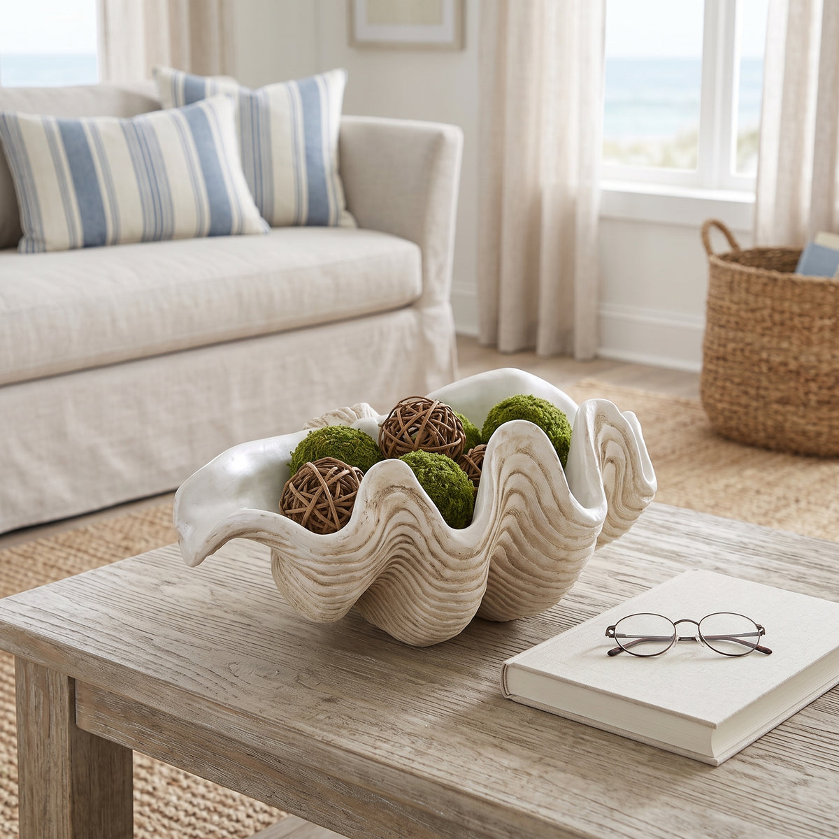 Pennshaw Ivory Pearlized Clam Shell Bowl