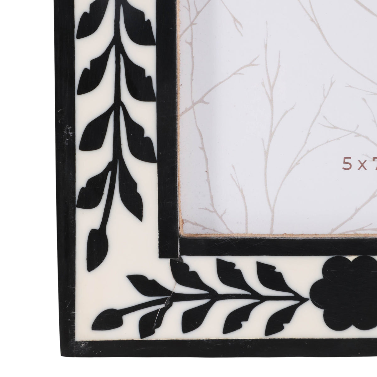 Fargooak Black/White 5x7 Petals Photo Frame