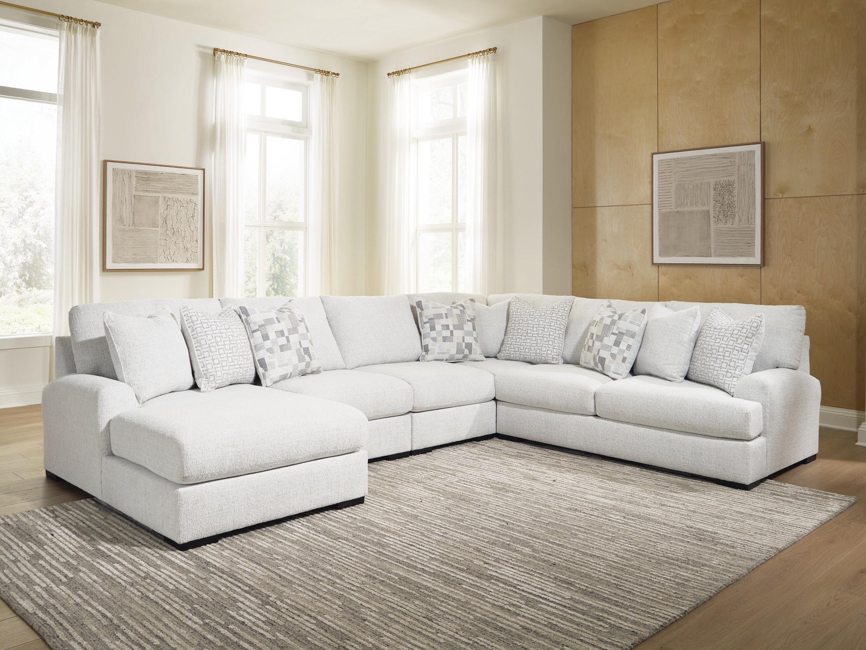 Wynncroft Manor Chalk 5-Piece Sectional with Left-Arm Facing Chaise (Online Special Price)