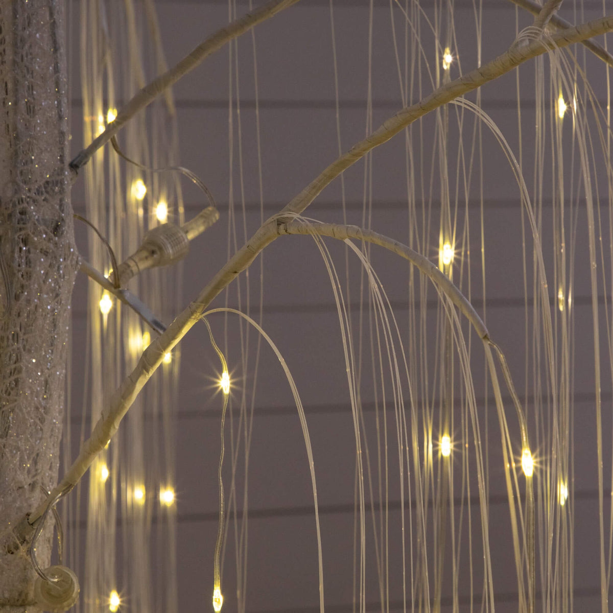 7' Pre-Lit Artificial White Willow Christmas Tree with 400 Cool White LED Light
