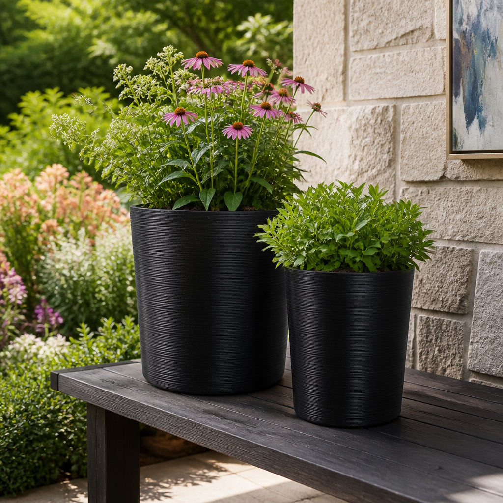 Skyemoor Black Planters (Set of 2)