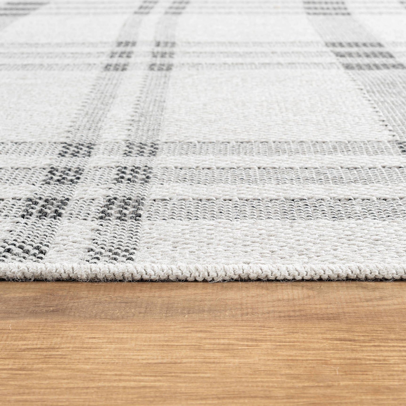 Fiora Bone 7 Jute-Look Rug | Indoor/Outdoor Elegance