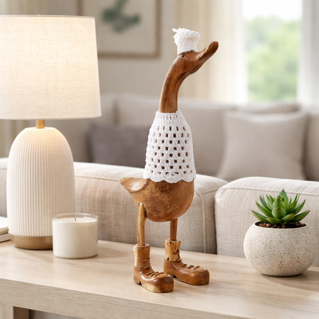 Chiltonham Tan/White Decor