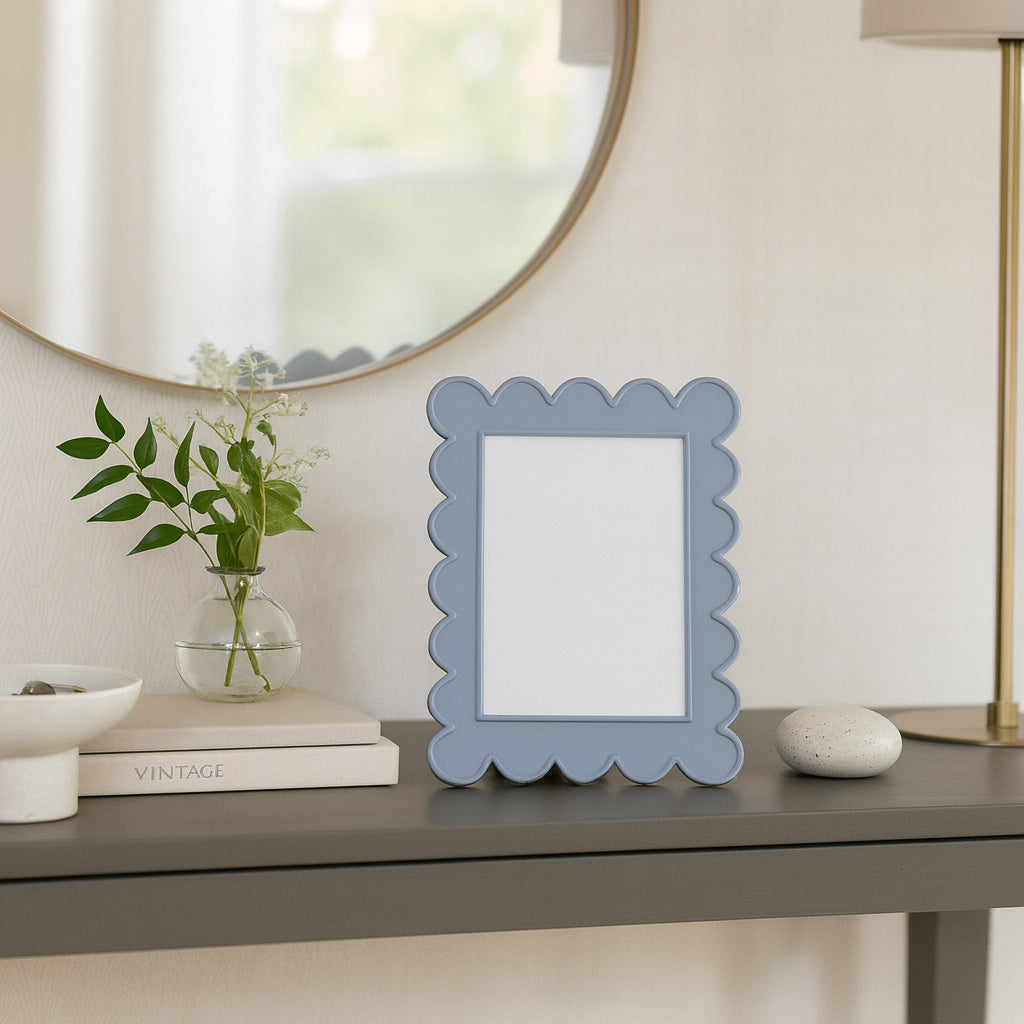 Farley Blue 4x6 Scallop Edge Photo Frame