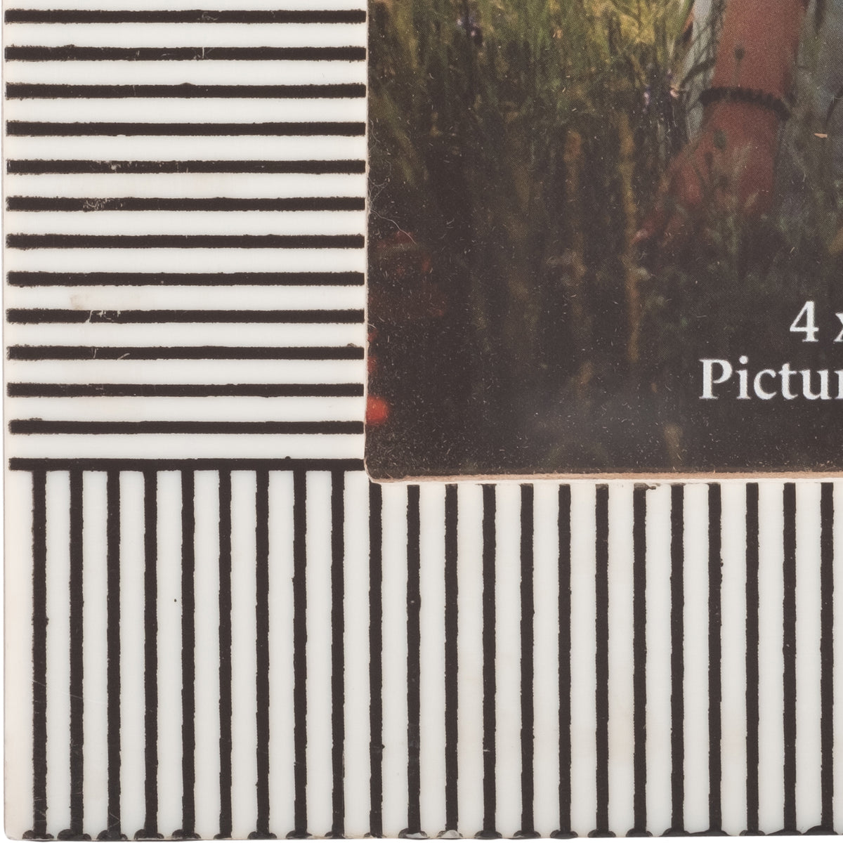 Worth Black/White Resin 4x6 Etched Lines Photo Frame