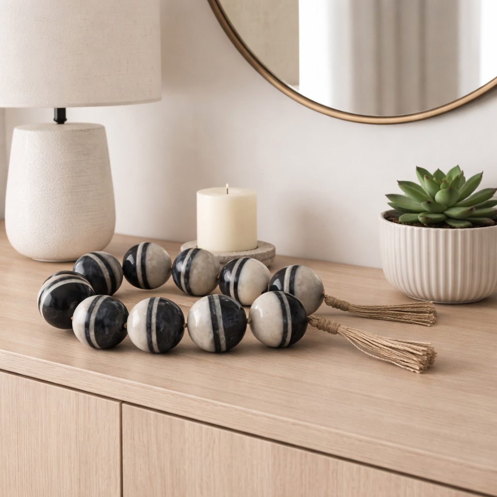 Heydonburn Ivory/White/Black Bead