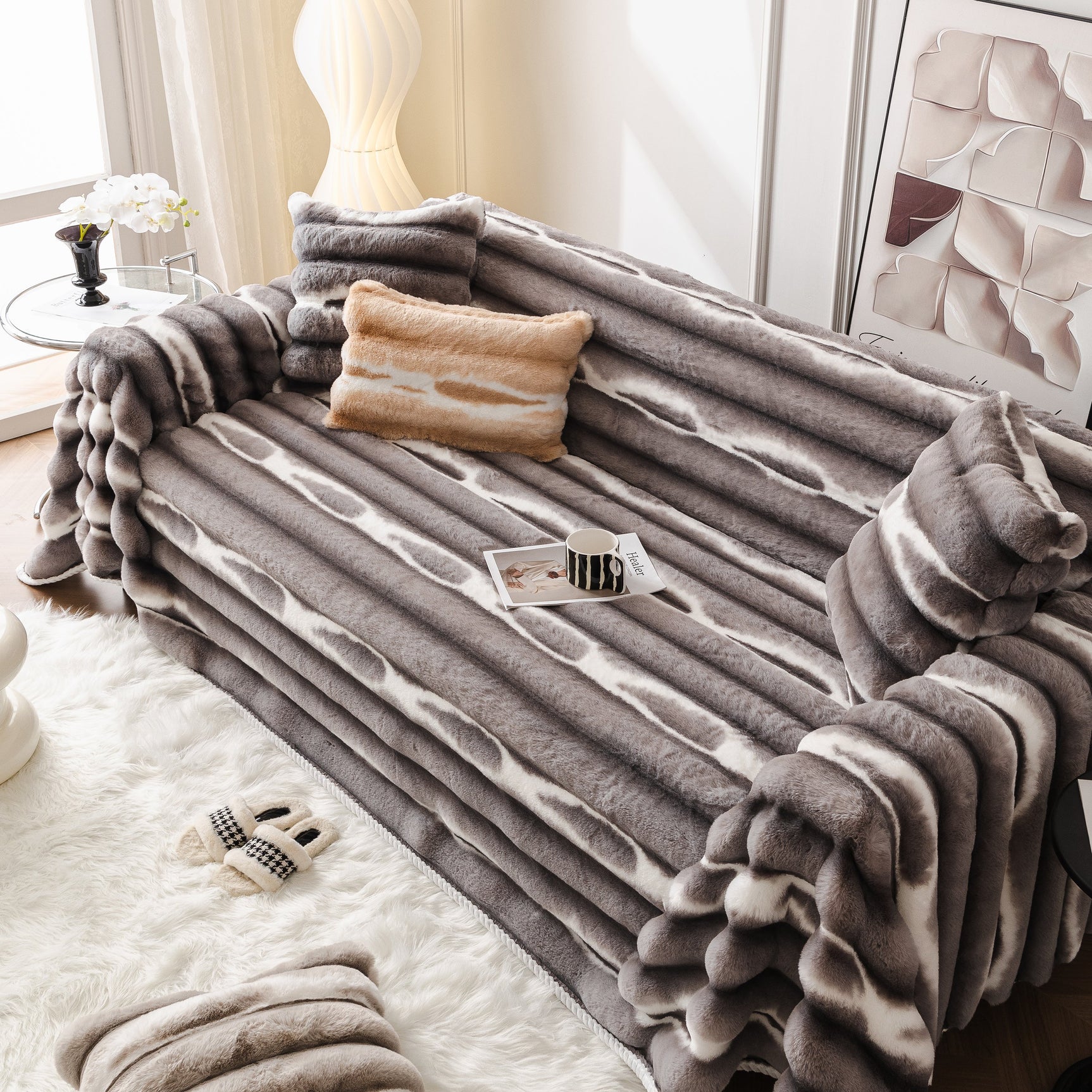Ultra Soft Faux Fur Couch Cover – Large, Fluffy, and Elegant Sofa Throw Blanket