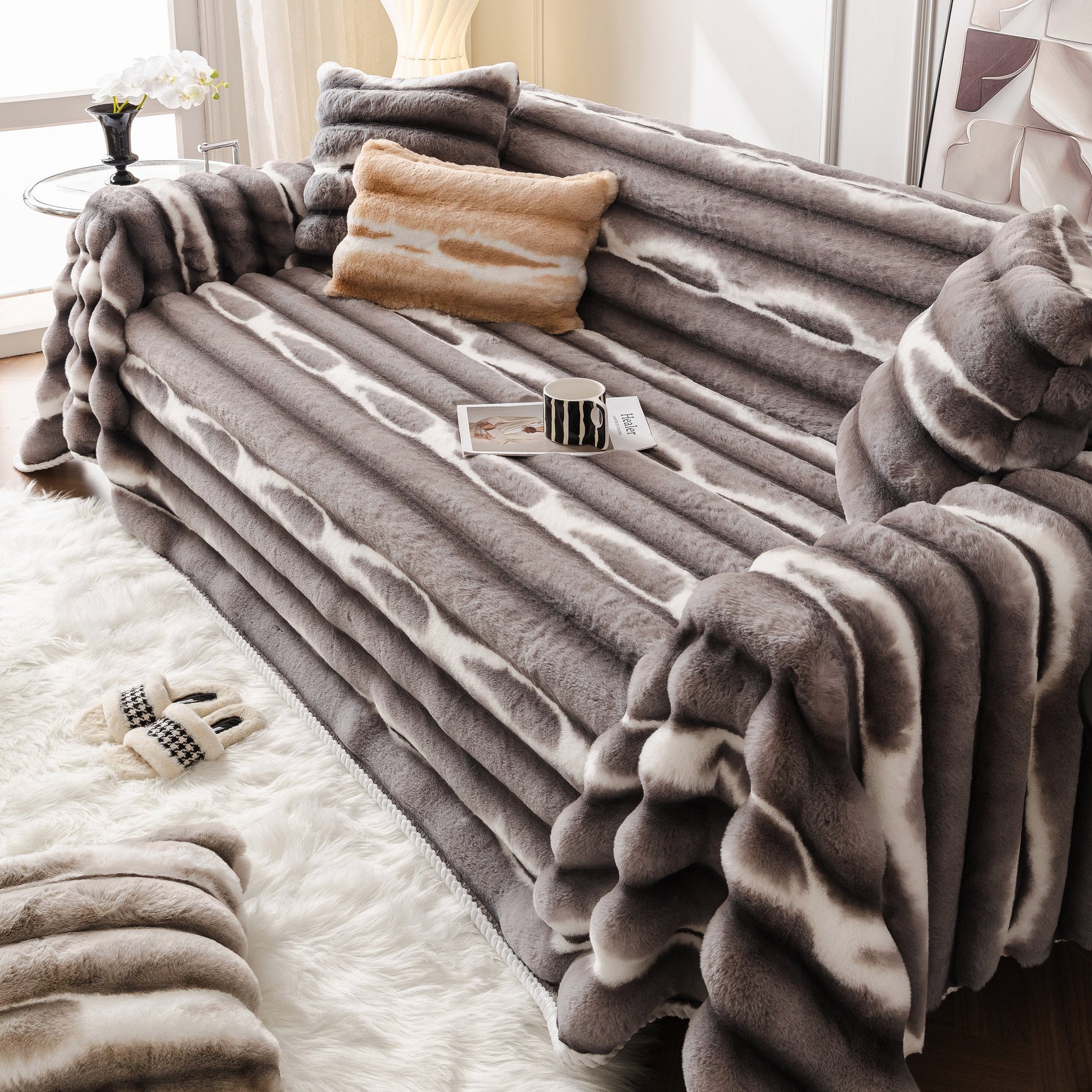 Ultra Soft Faux Fur Couch Cover – Large, Fluffy, and Elegant Sofa Throw Blanket