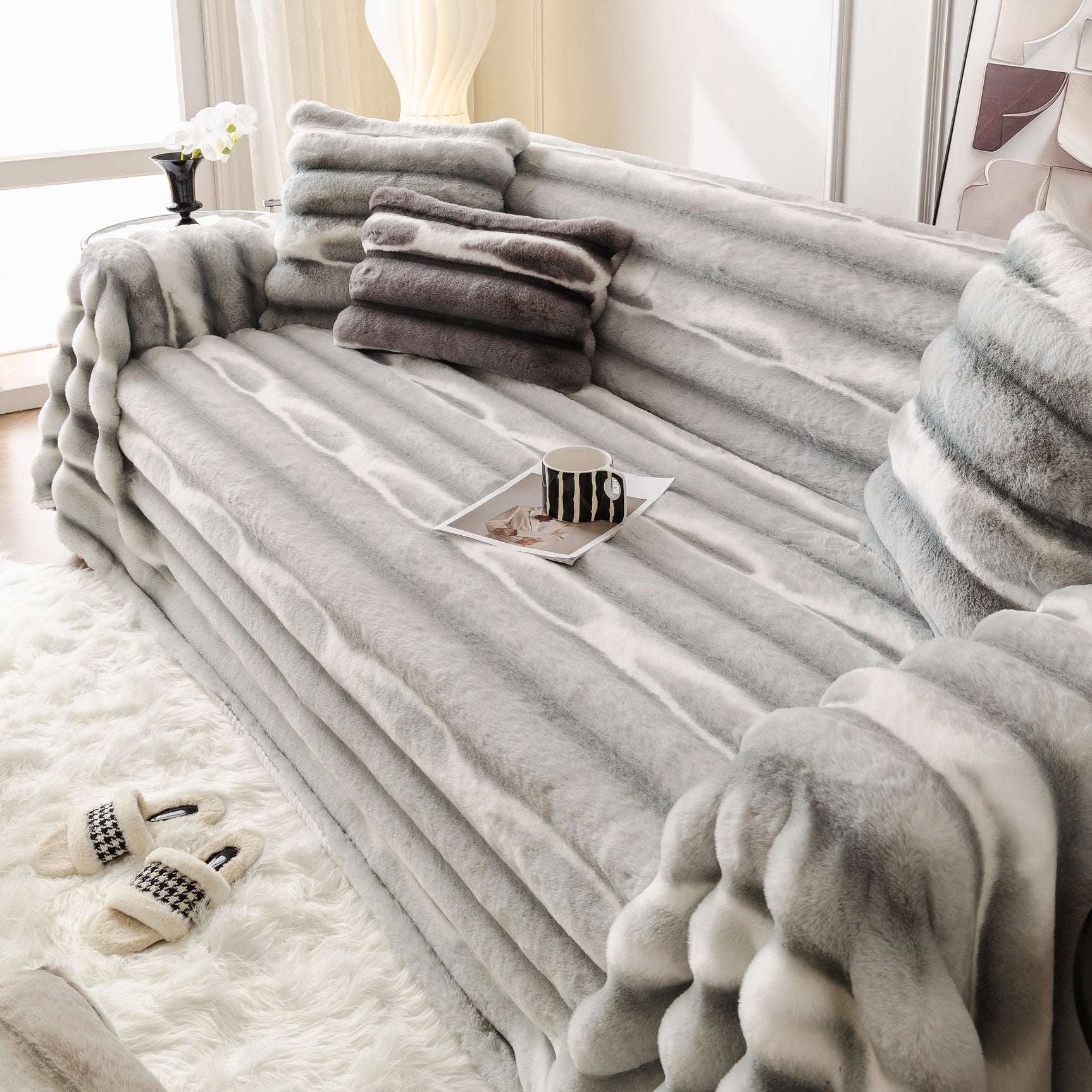 Ultra Soft Faux Fur Couch Cover – Large, Fluffy, and Elegant Sofa Throw Blanket