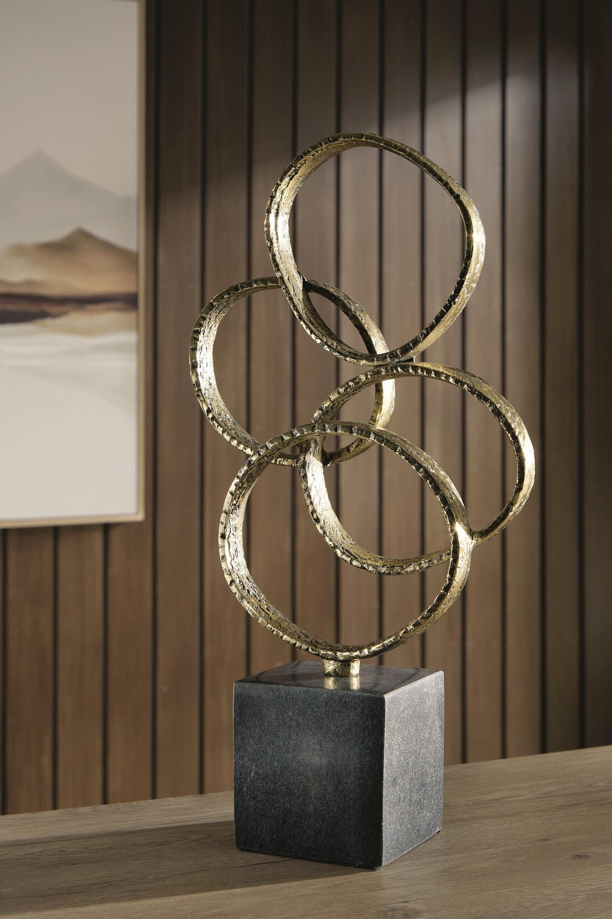Wellcott Gold Finish/Black Sculpture