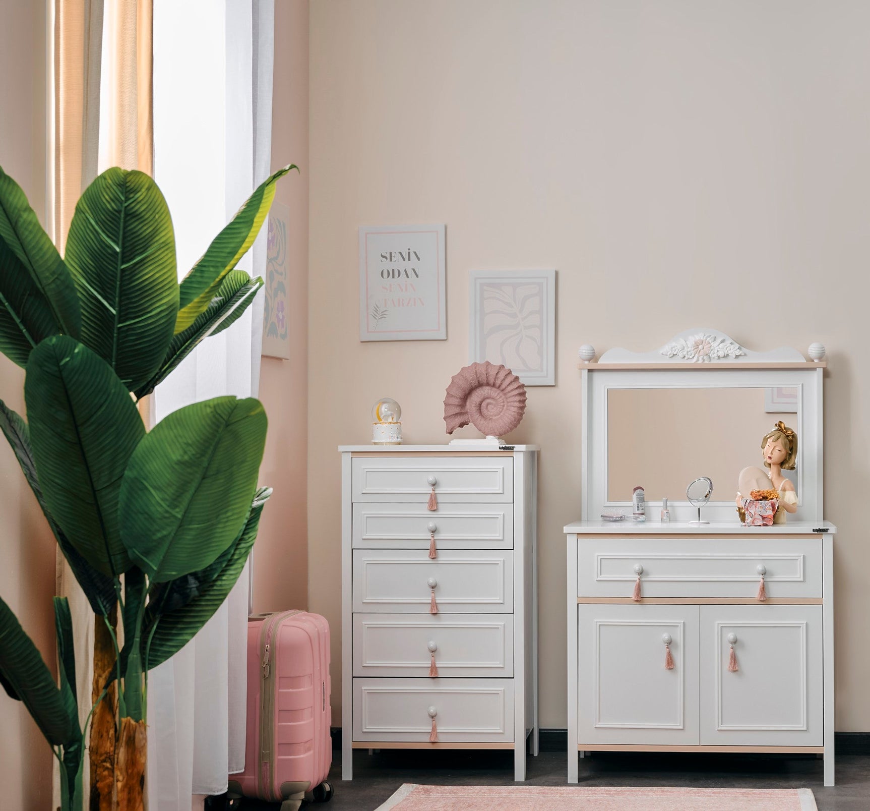 Alya White Chiffonier With Mirror