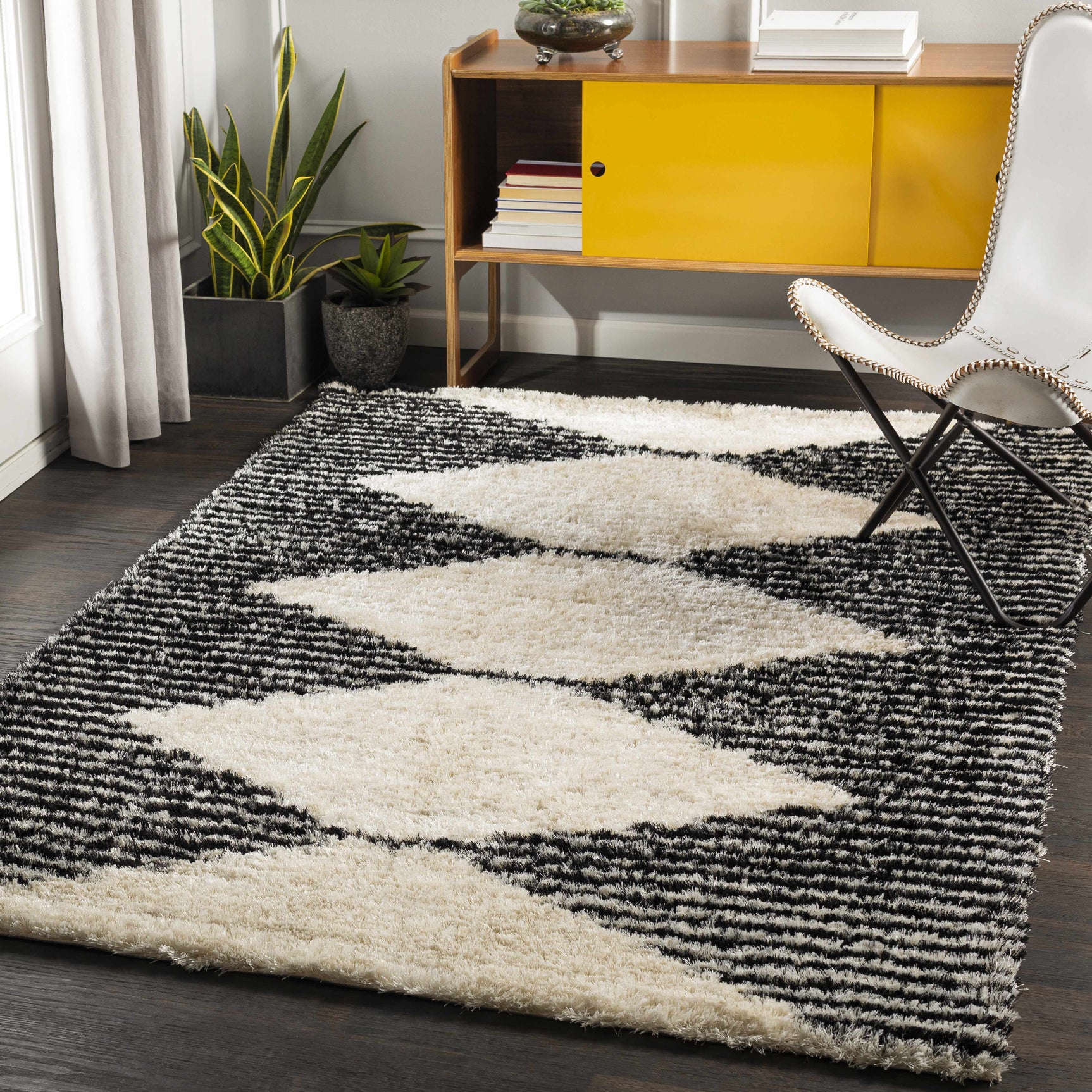 Aberchirder Ivory&Black Diamond Plush Rug - Clearance - Ornate Home