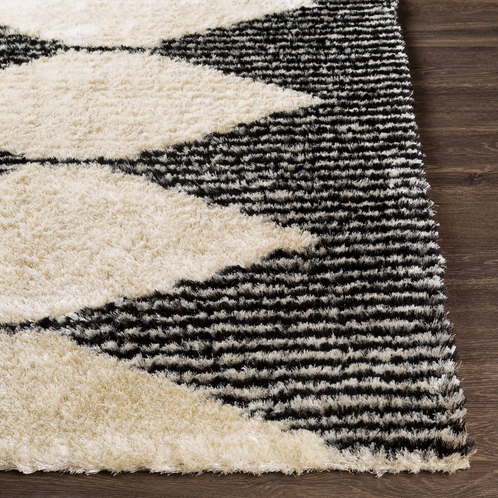 Aberchirder Ivory&Black Diamond Plush Rug - Clearance - Ornate Home