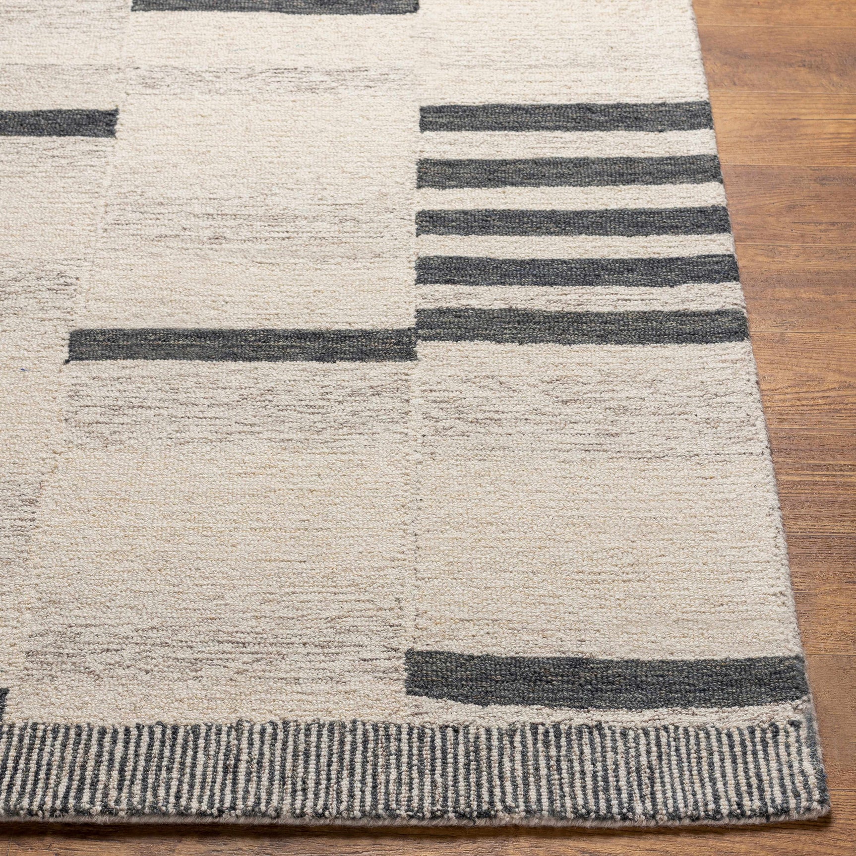 Aibonito Wool Area Rug - Ornate Home