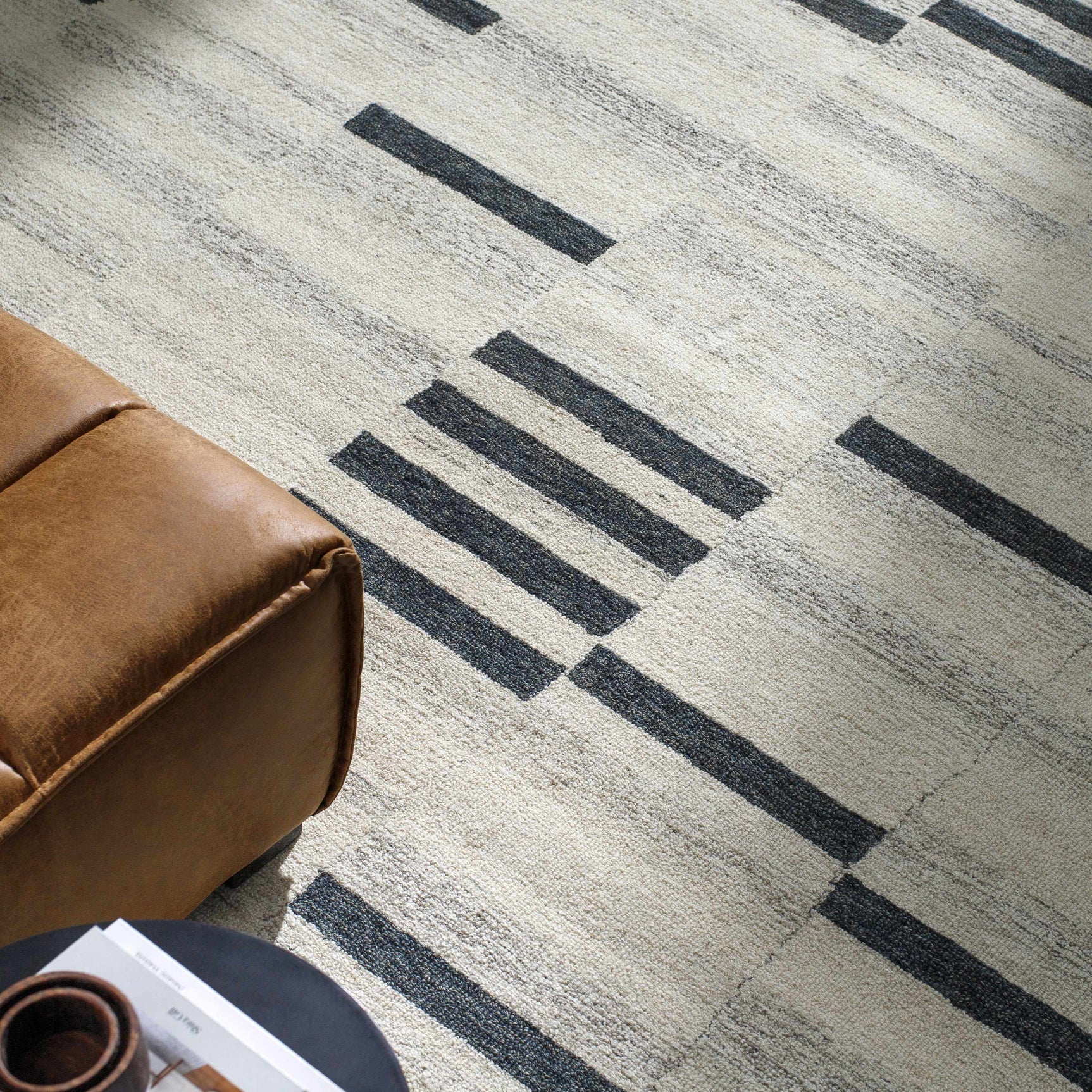 Aibonito Wool Area Rug - Ornate Home