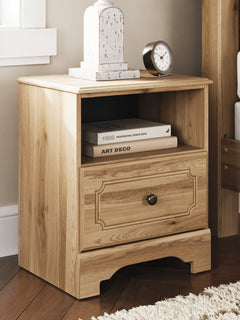 Aleaport Warm Brown Queen Panel Bed, Dresser, Mirror and Nightstand - Ornate Home