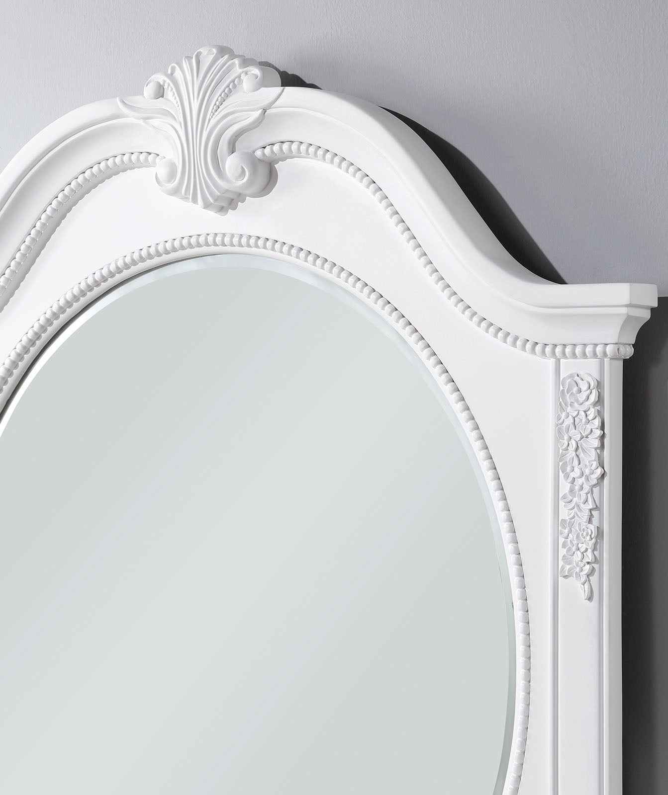 Alecia White 4 Pc. Twin Bedroom Set - Ornate Home