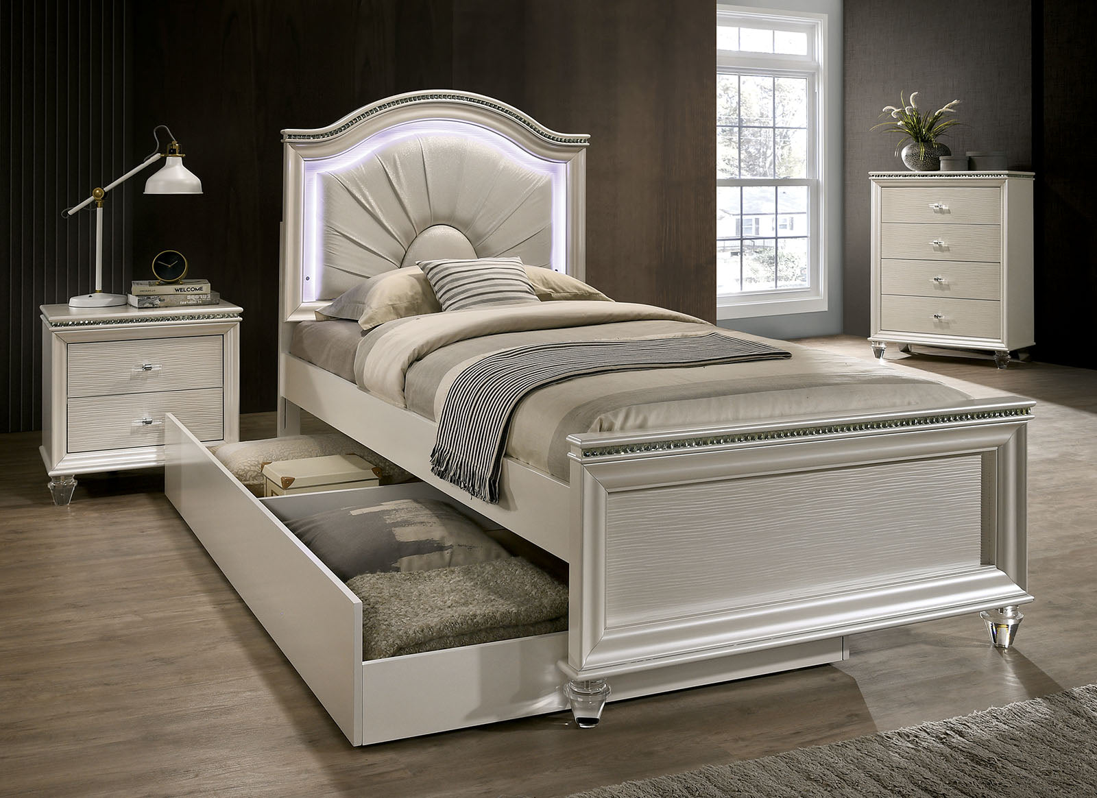 Allie Pearl White 4 Pc. Full Bedroom Set w/ Trundle - Ornate Home