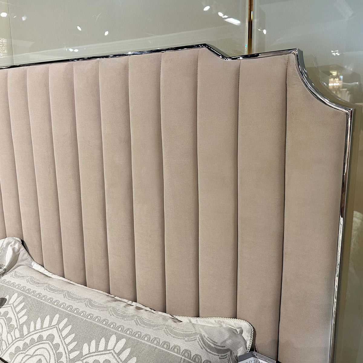 Amaryllis Chrome/Taupe King Lift Up Storage Bed