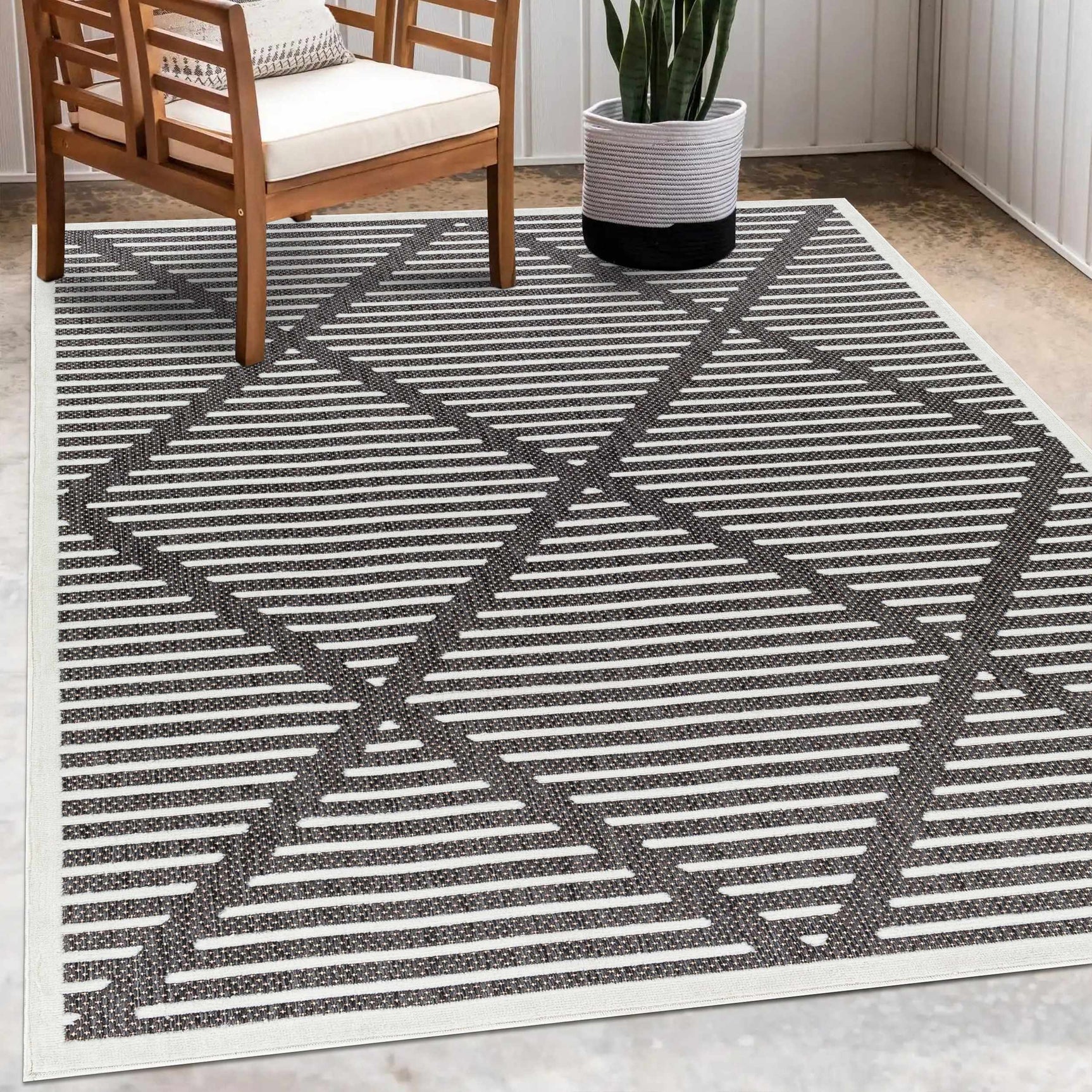 Anah 3D Black Outdoor Rug - Ornate Home