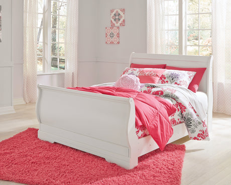 Anarasia White Full Sleigh Bedroom Set with Chest and Nightstand - Ornate Home