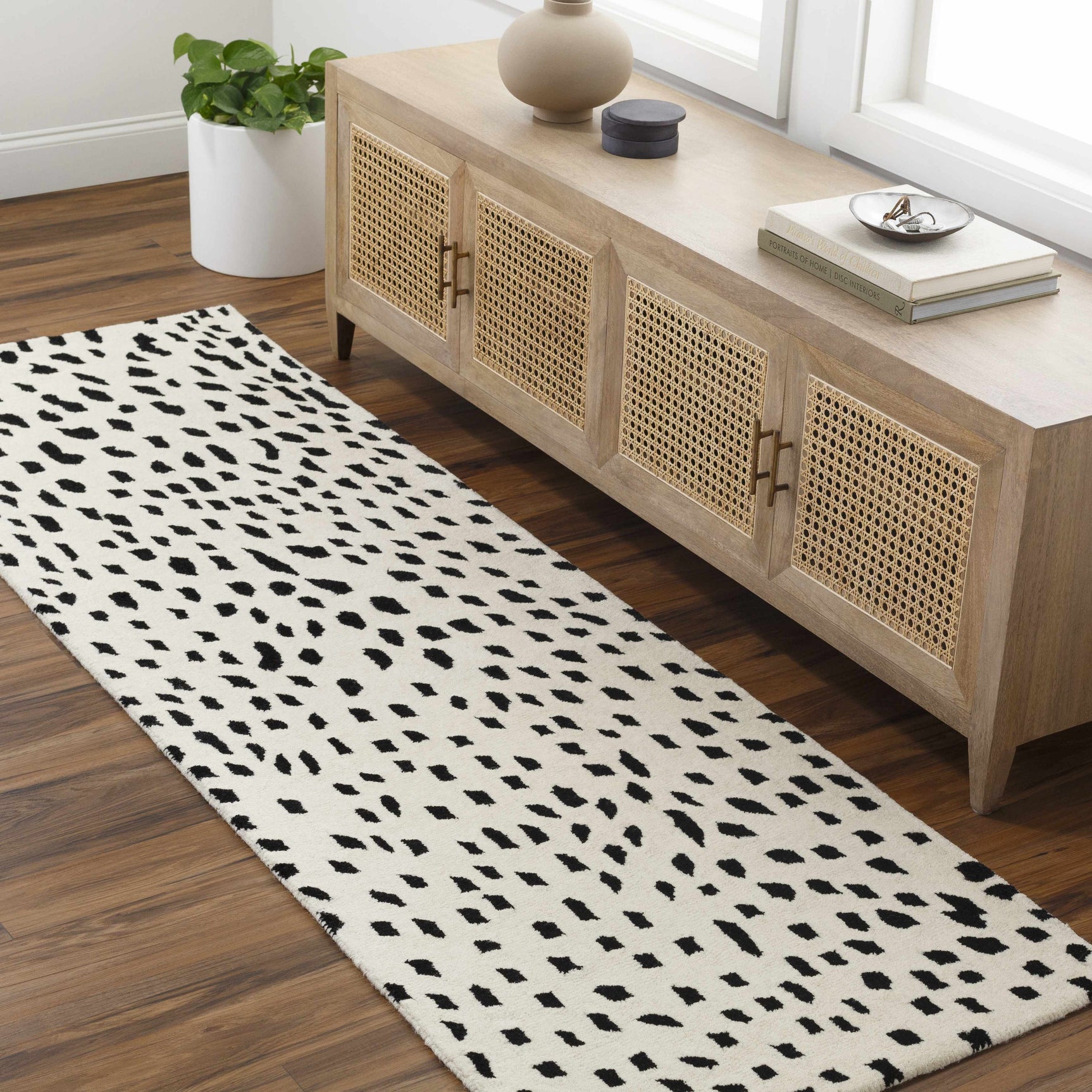 Athena White Giraffe Print Wool Rug - Ornate Home
