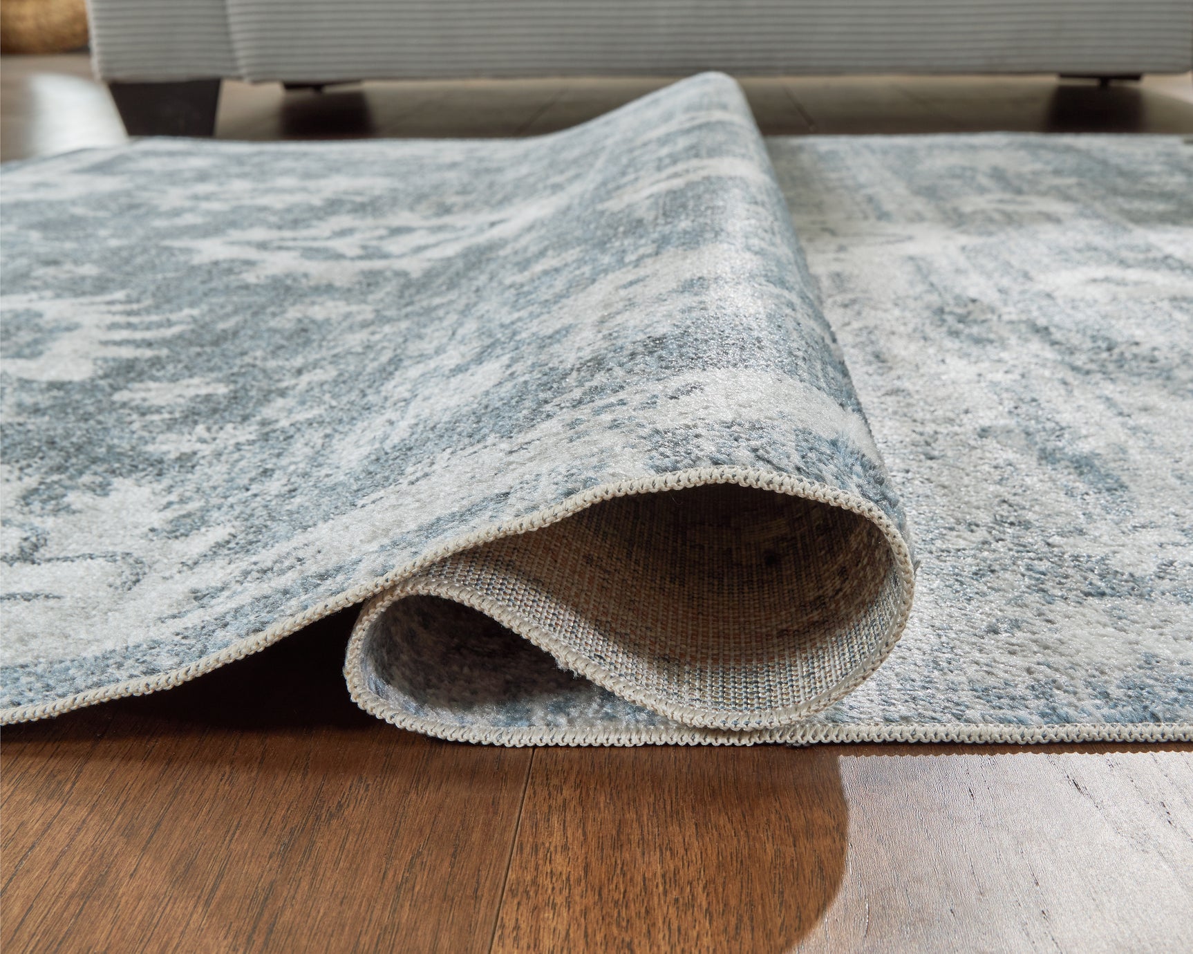Avanworths Blue/Gray/Ivory Washable Medium Rug - Ornate Home