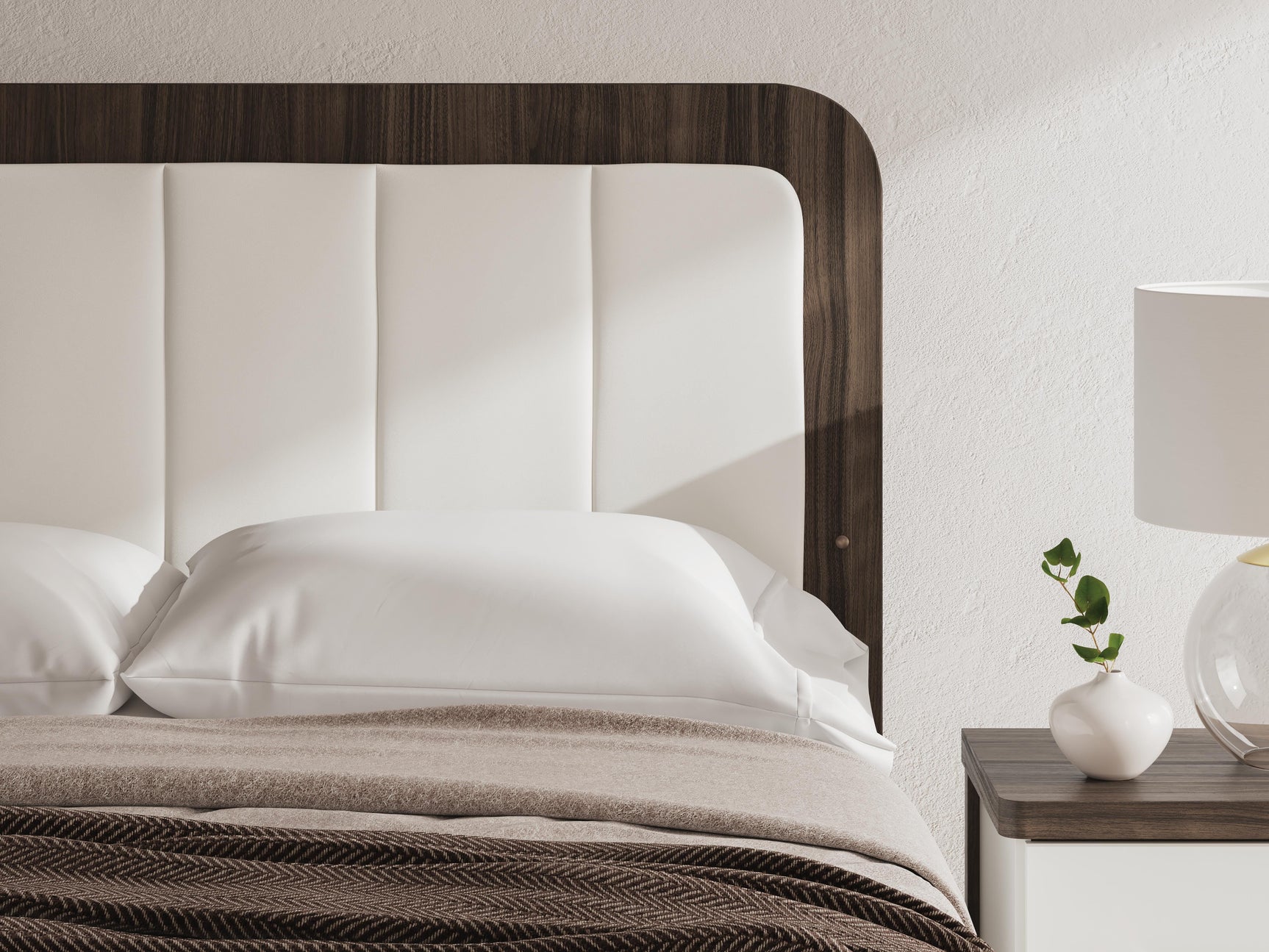 Mazilar White/Brown Queen Upholstered Bed
