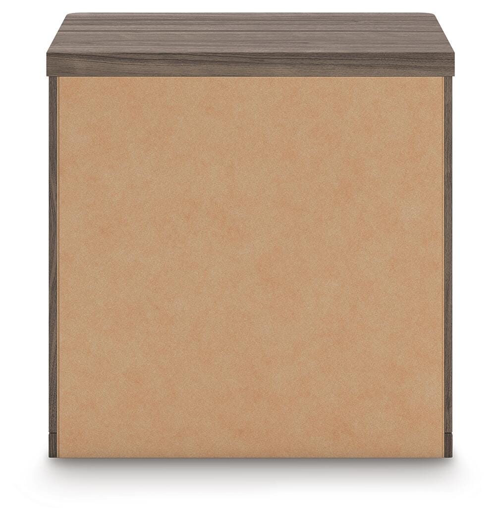 Kendanport Brown Dresser and 2 Nightstands