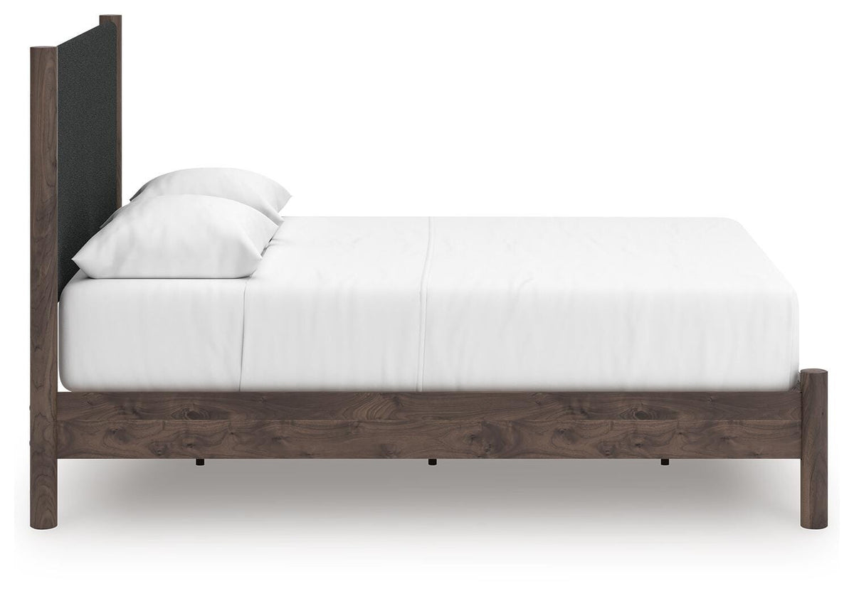 Pamytta Brown Queen Panel Bed, Dresser, Mirror and Nightstand
