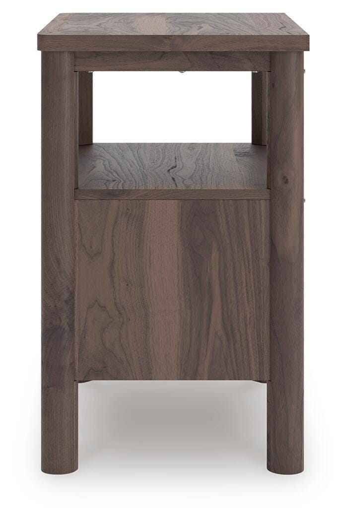 Pamytta Brown Queen Panel Bed, Dresser, Mirror and Nightstand