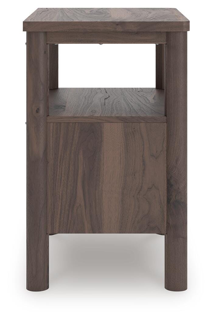 Pamytta Brown Queen Panel Bed, Dresser, Mirror and Nightstand