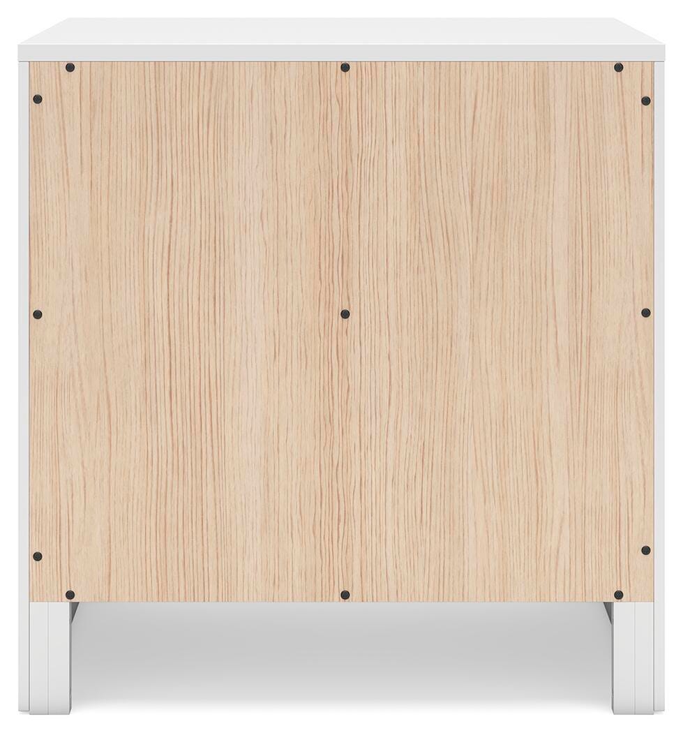 Binterglen White King Panel Bed, Dresser, Chest and 2 Nightstands