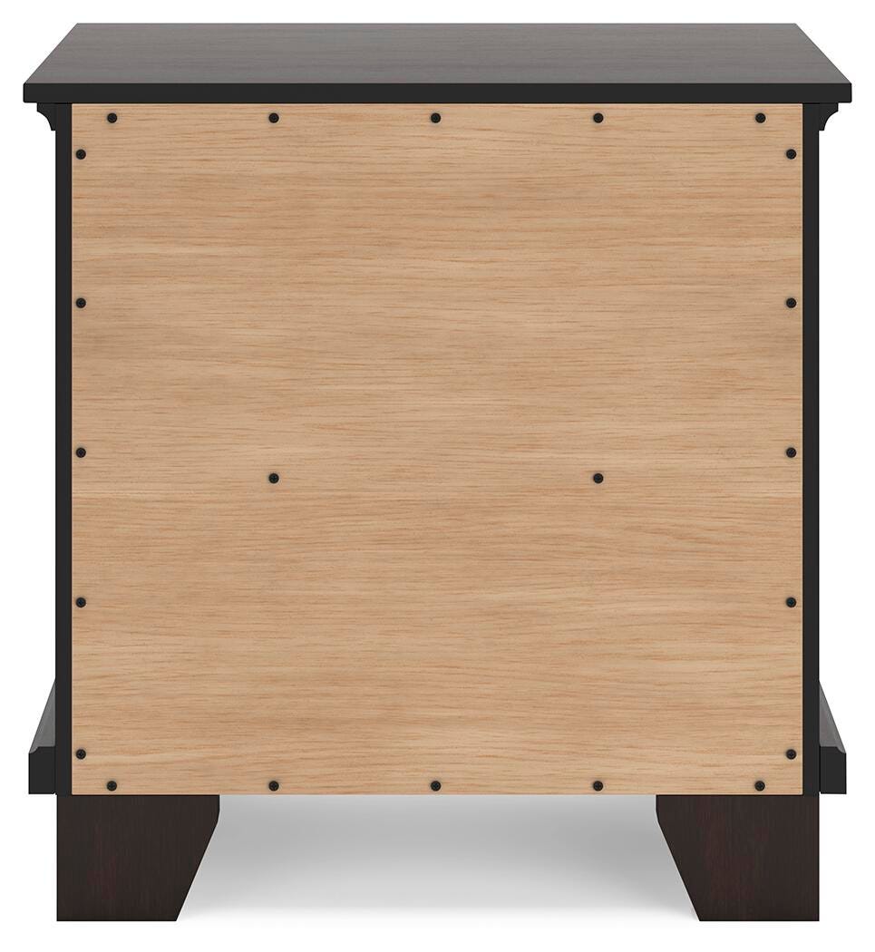 Covetown Dark Brown California King Panel Bed and 2 Nightstands