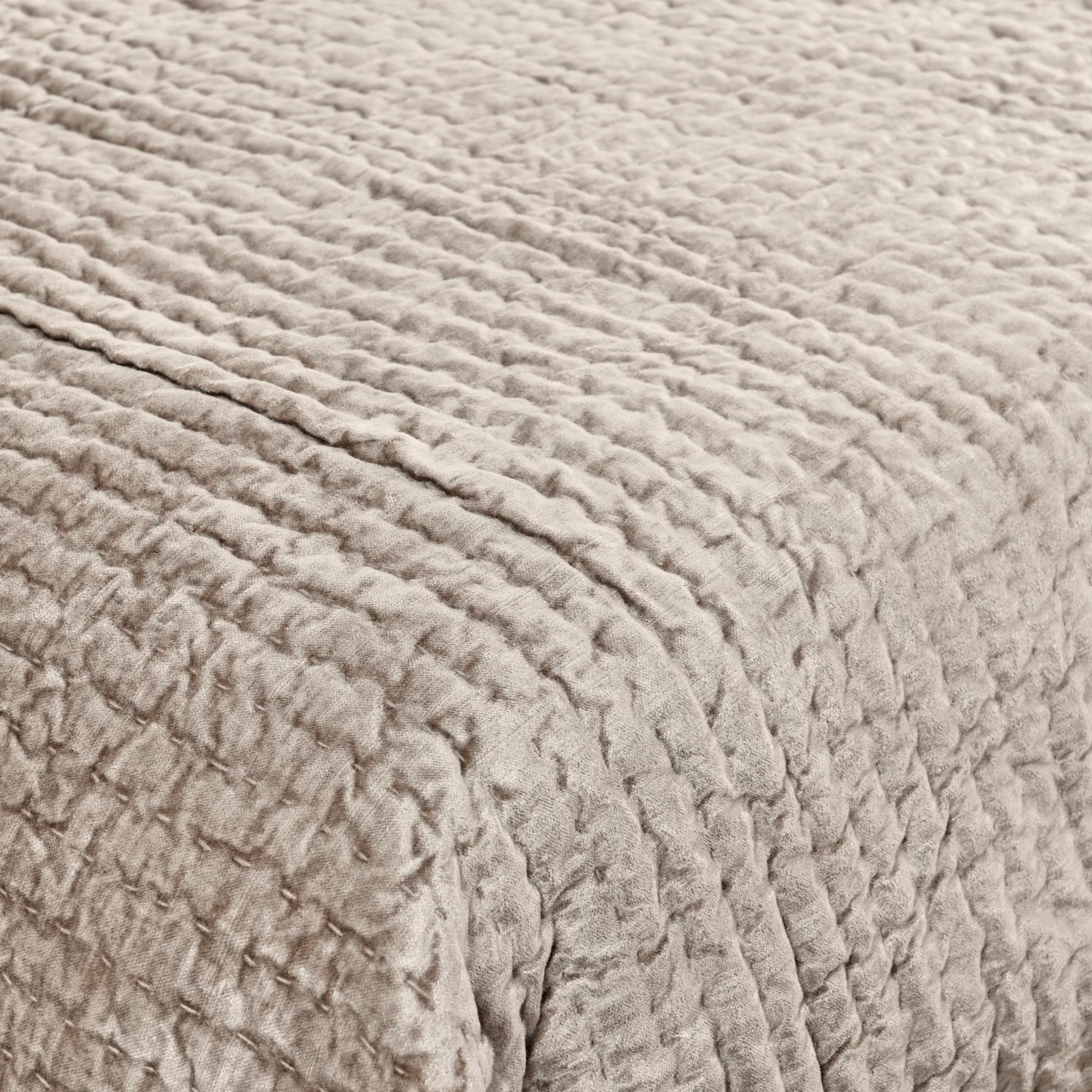 Bari Pebble Velvet Quilt Collection