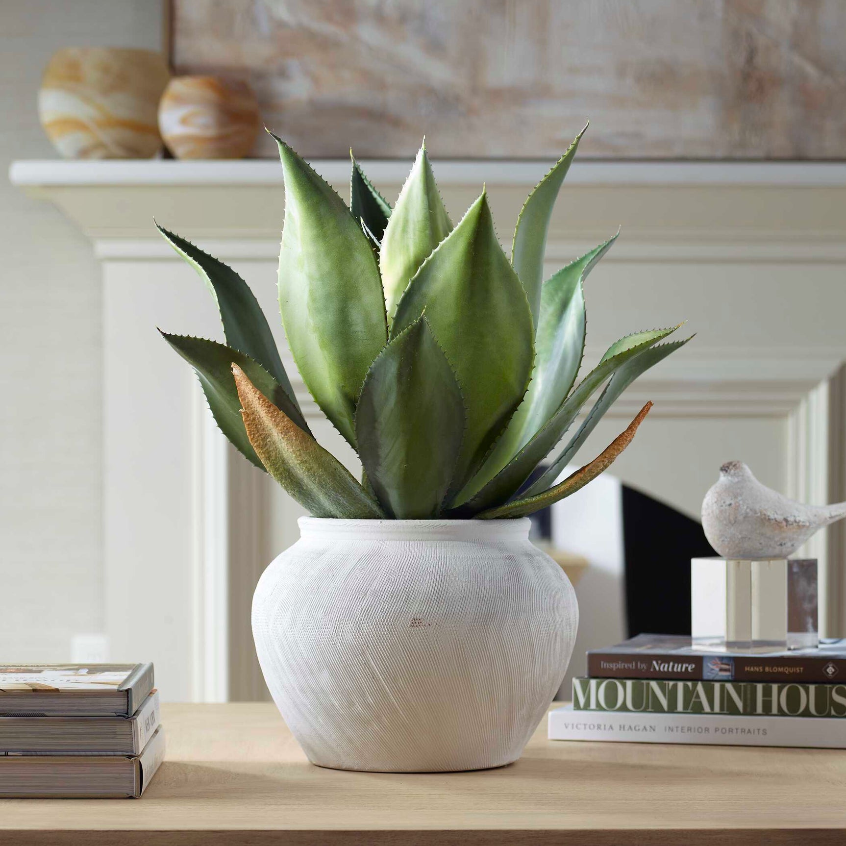 Tierra Agave Green/White Centerpiece With Vase