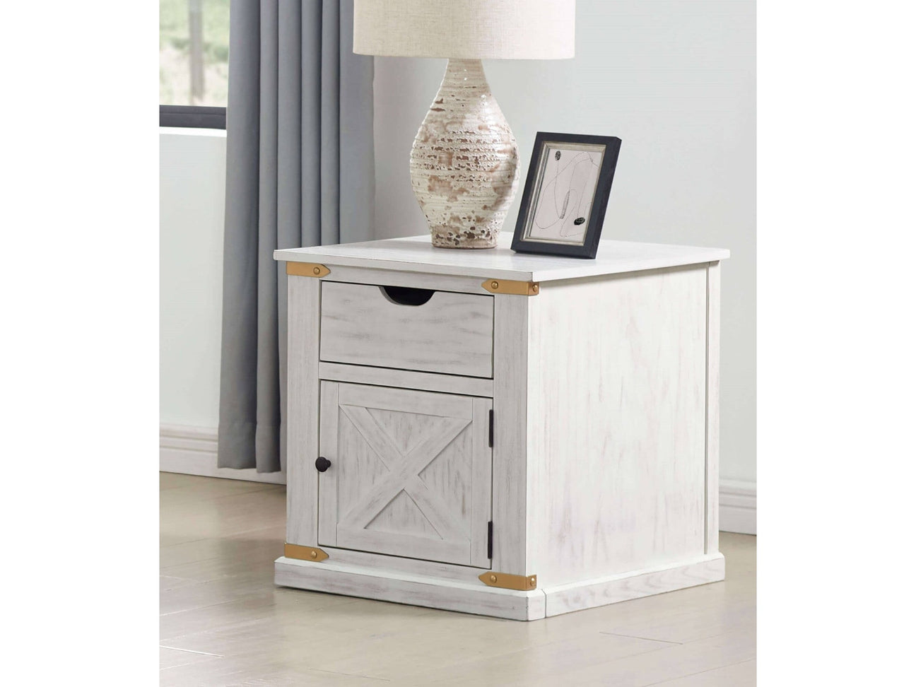 Bacerra Antique White/Gold End Table - Ornate Home