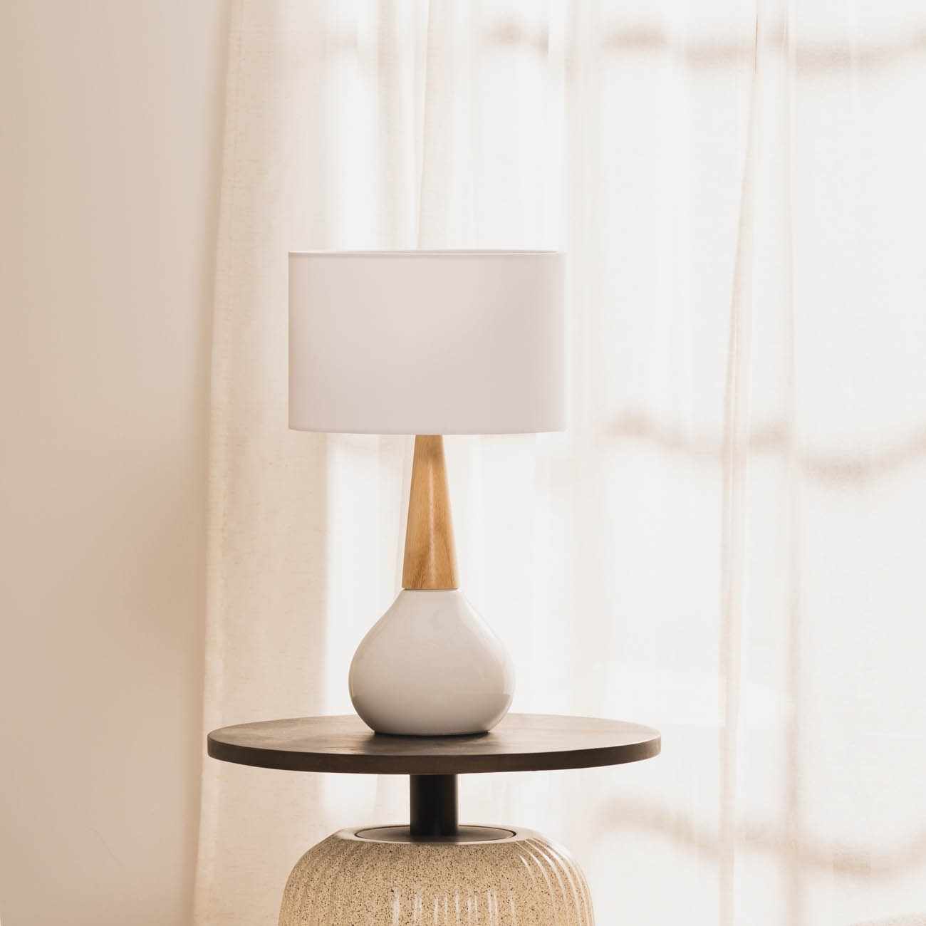 Baugo White Ceramic Table Lamp - Ornate Home