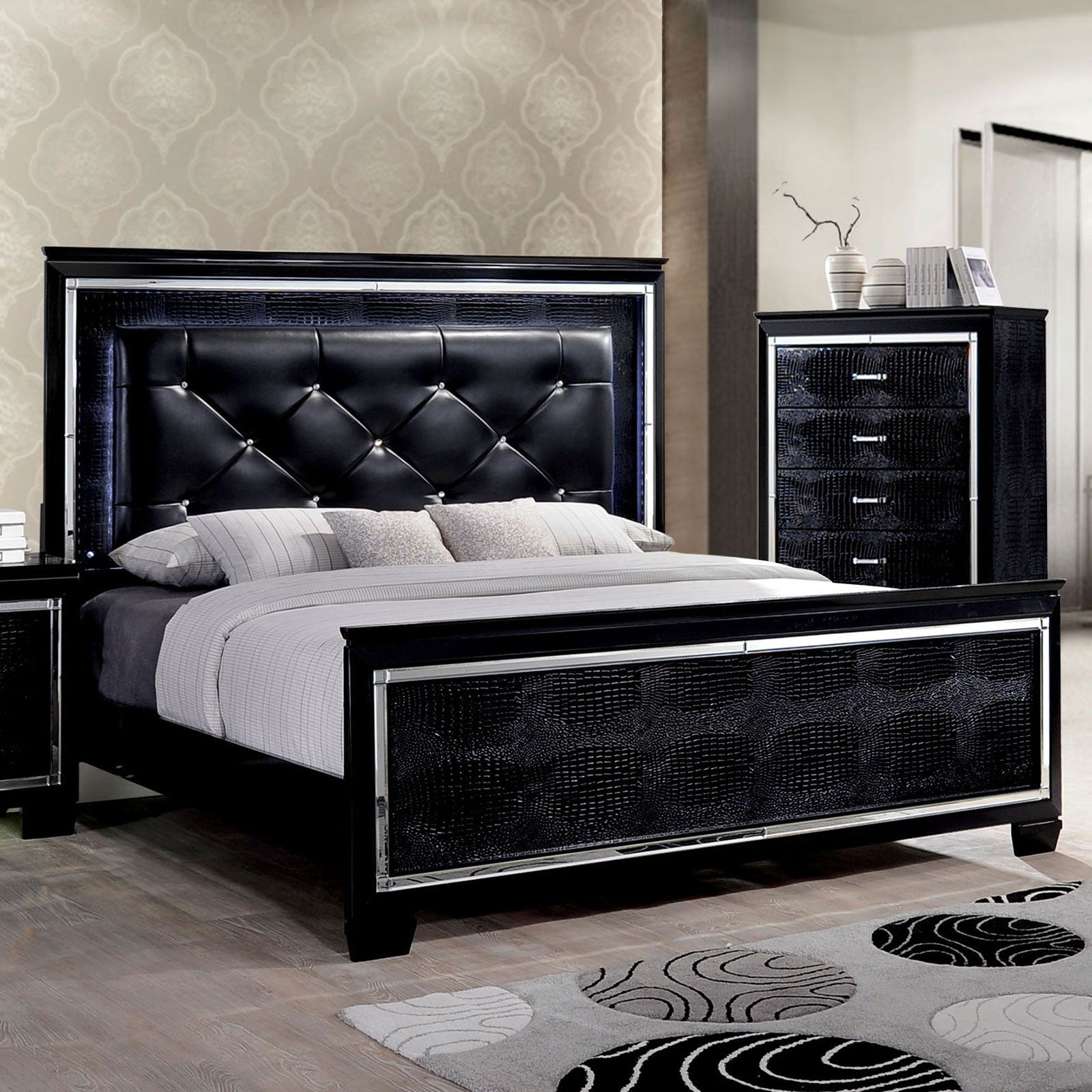 Bellanova Black 5 Pc. Queen Bedroom Set w/ Chest - Ornate Home
