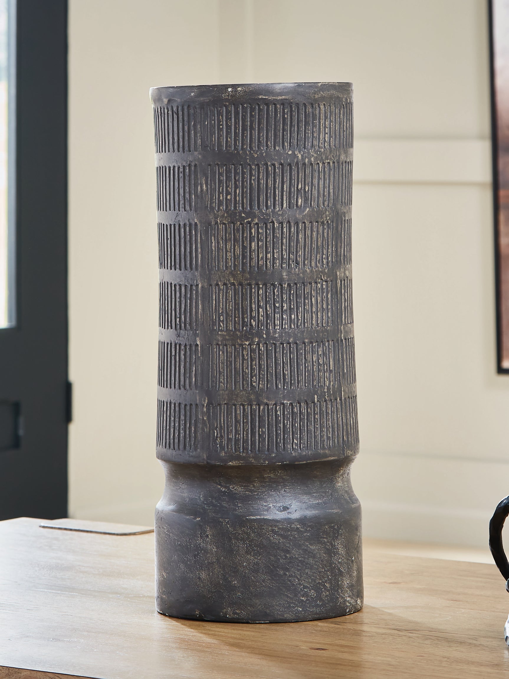 Beninworth Antique Black Vase - Ornate Home