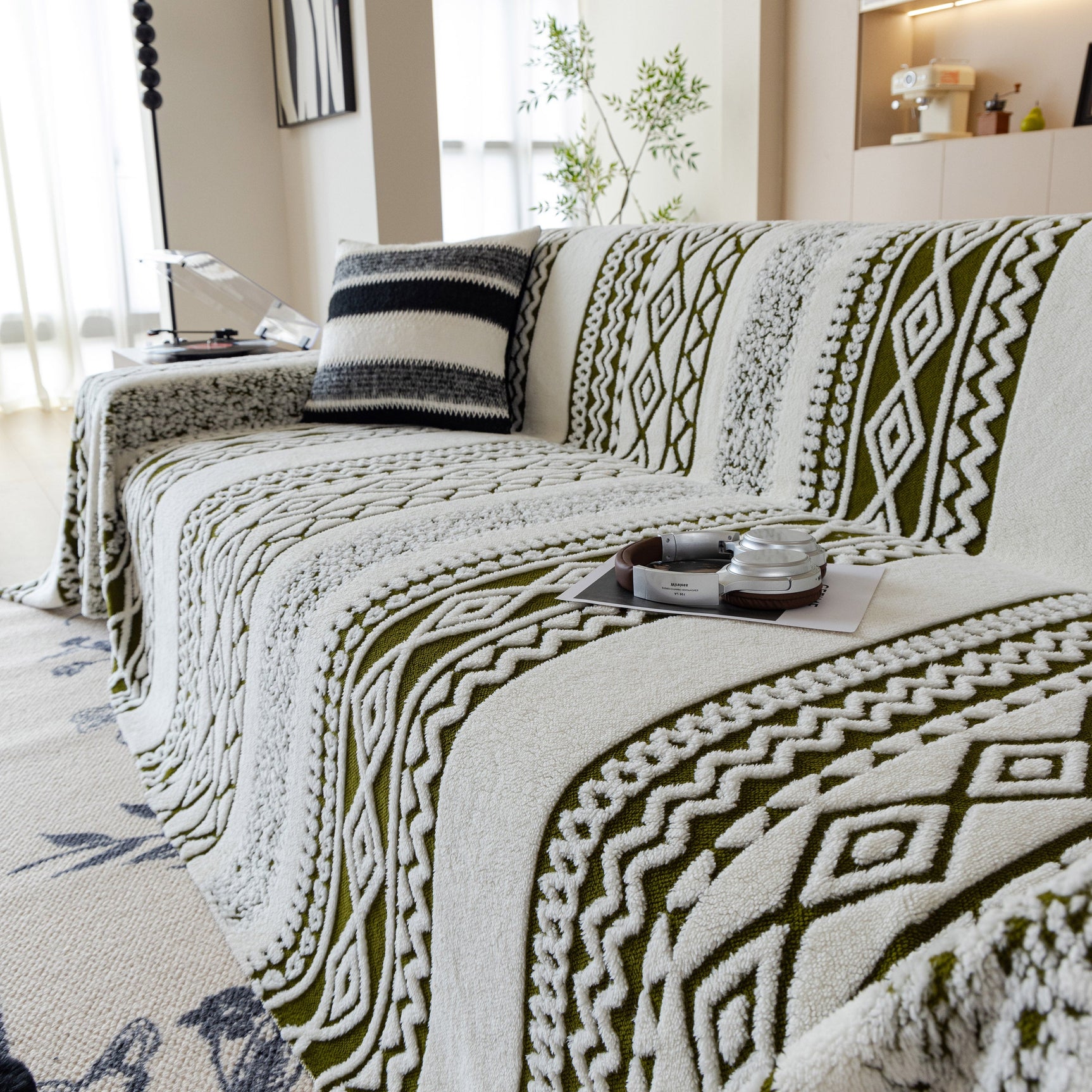 Bohemian Tufted Sofa Cover, Plush Fleece Throw Blanket with 3D Woven Aztec Stripes