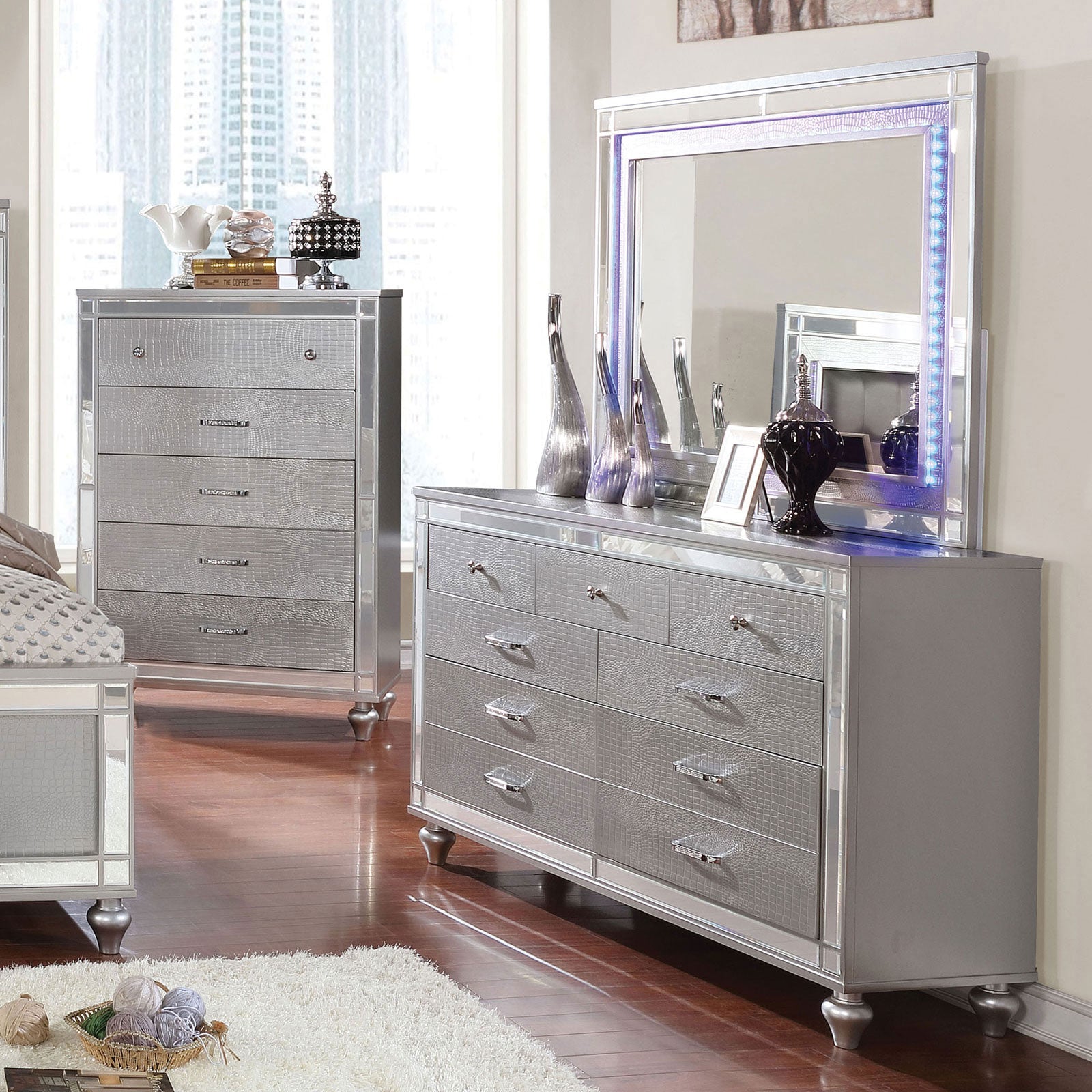 Brachium Silver 5 Pc. Queen Bedroom Set w/ Chest - Ornate Home