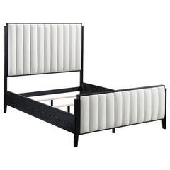Brookmead Black/Ivory 5-Piece Queen Bedroom Set - Ornate Home
