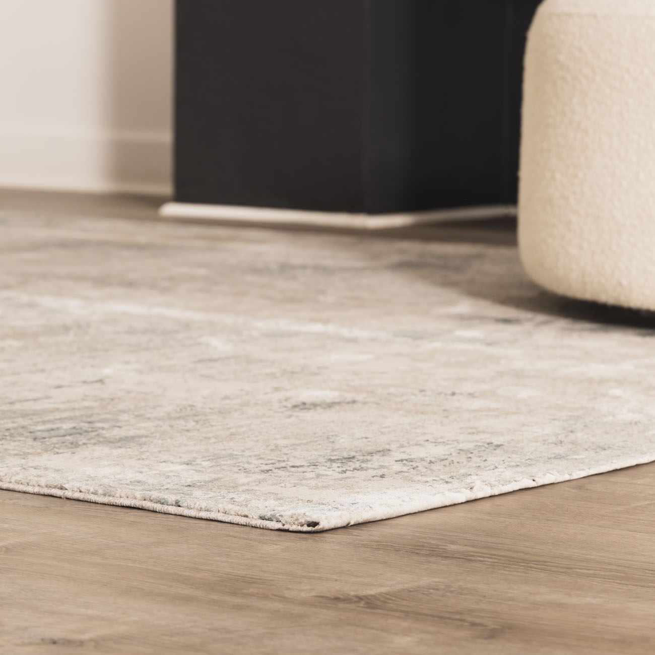 Burstwick Thick Luxe Boutique Rug - Ornate Home