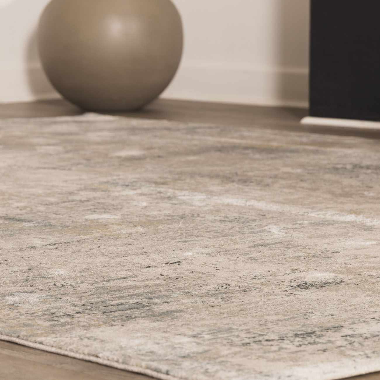 Burstwick Thick Luxe Boutique Rug - Ornate Home