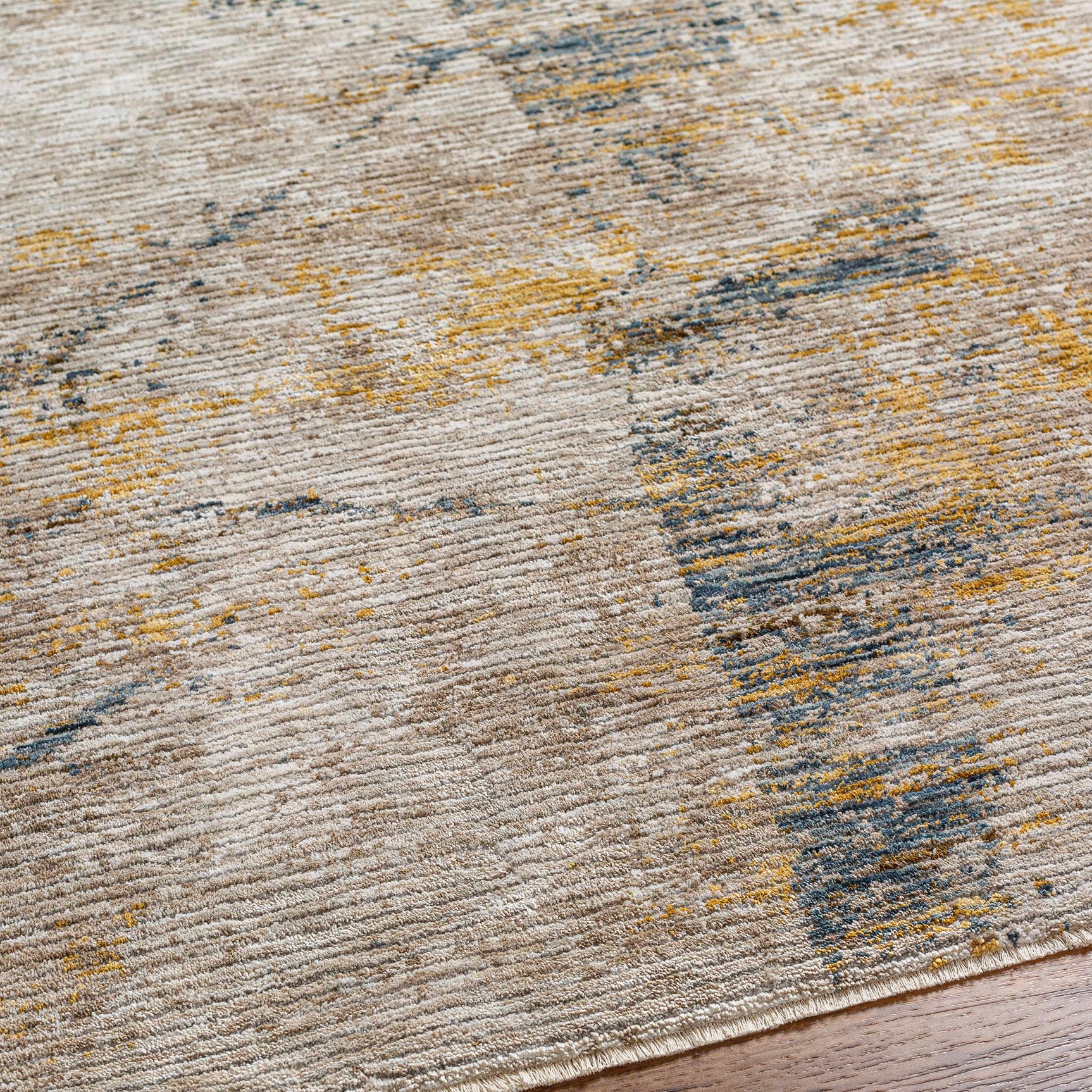 Cadao Rich Textured Traditional Rug - Ornate Home