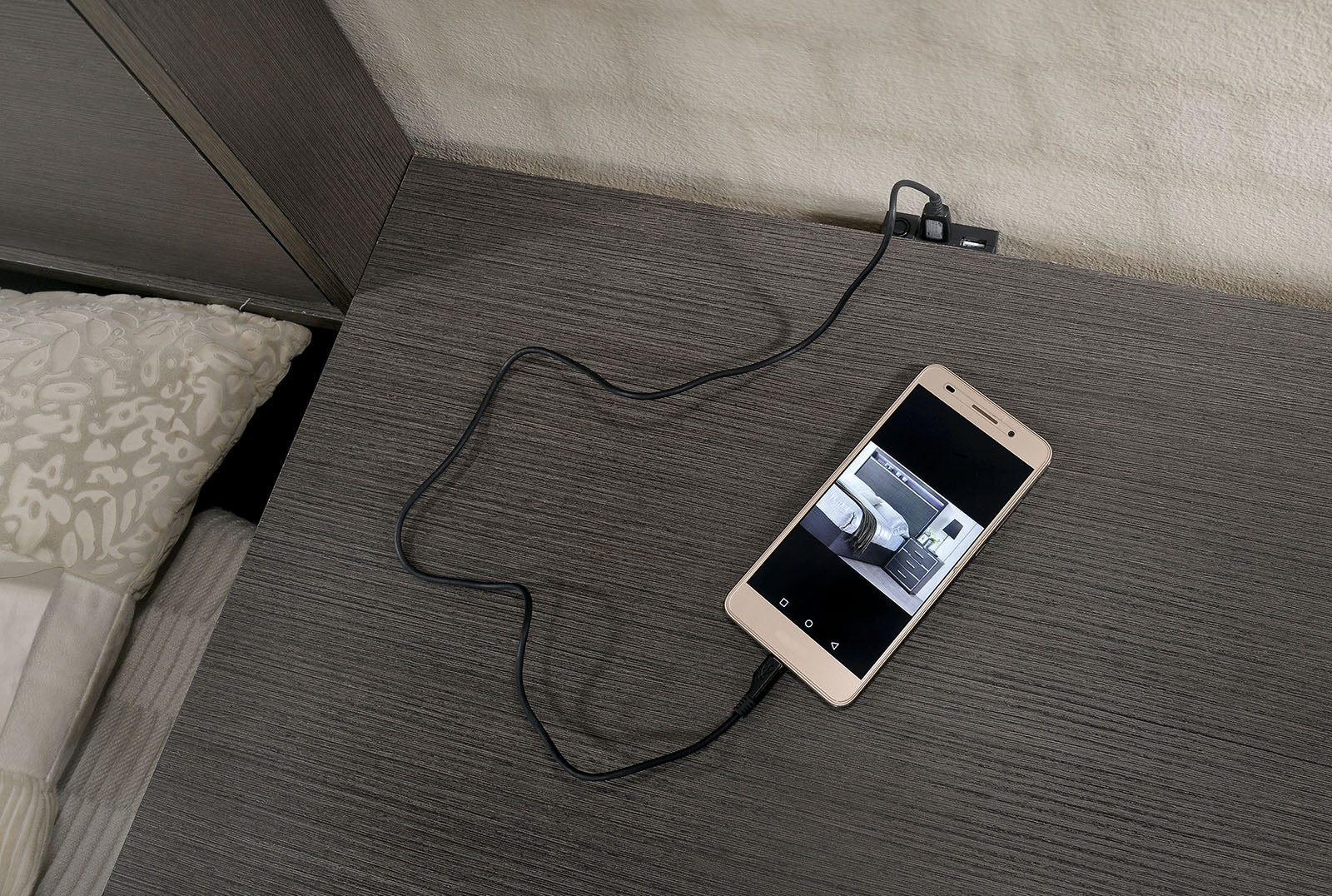 Camryn Warm Gray 5 Pc. Queen Bedroom Set w/ 2NS - Ornate Home