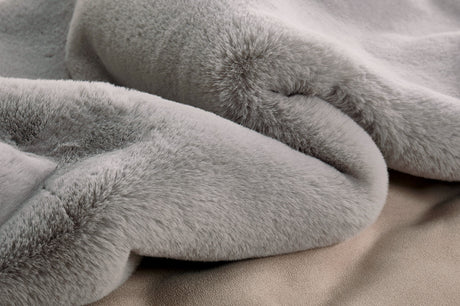 Caparica Silver 5' X 7' Area Rug - Ornate Home