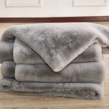 Caparica Silver 5' X 7' Area Rug - Ornate Home